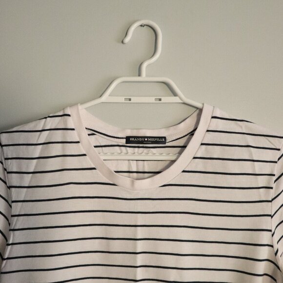 Brandy Melville Women's White Striped Crewneck Stretch T-Shirt Top - Picture 4 of 9